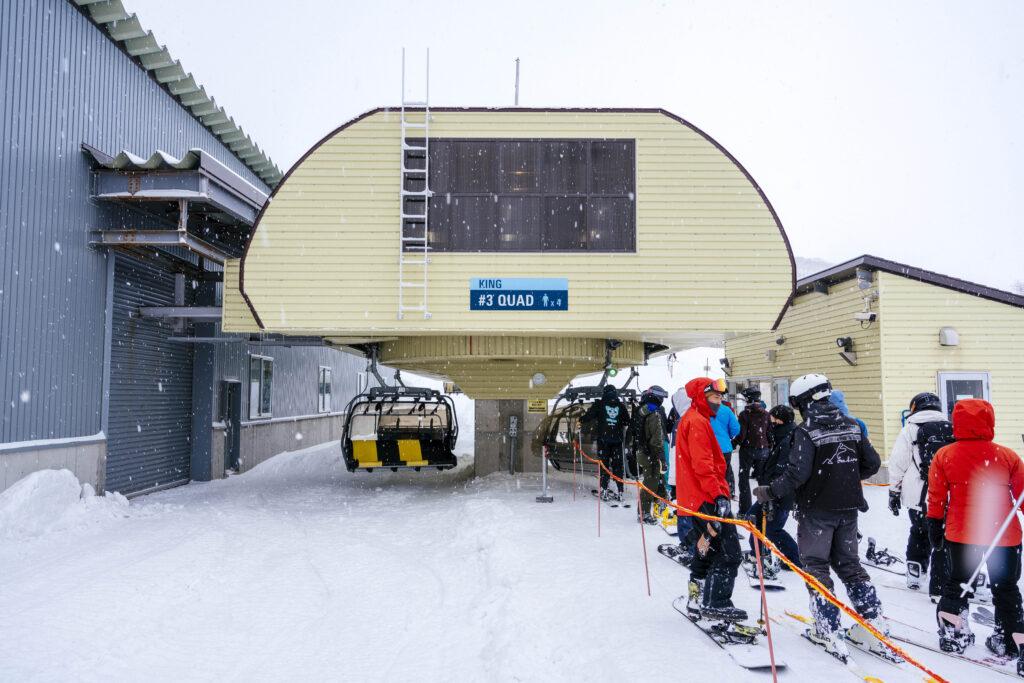 King Hooded Quad Lift #3 on its final day of operation – 31st March 2025. Otsukaresamadeshita!